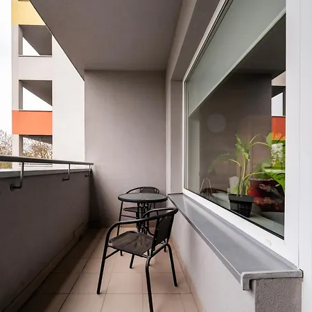 Obywatelska Comfort By Bookinghost Daire